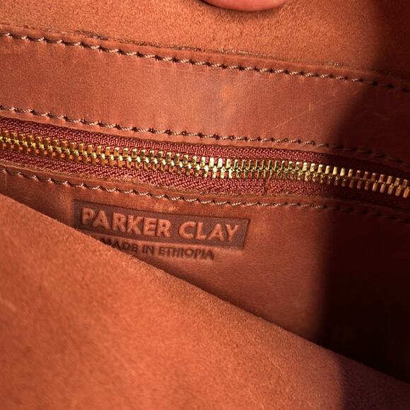 Parker Clay Emma Bucket Bag - Picture 4 of 12
